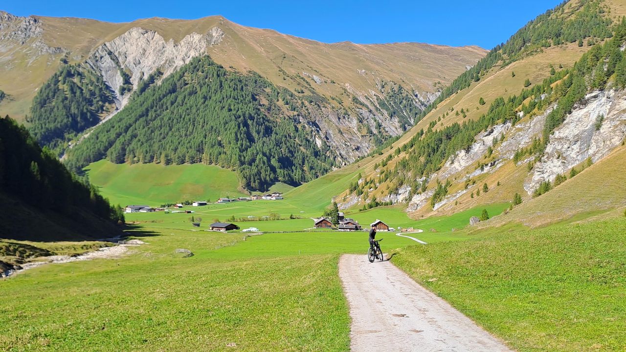 Berg- und Biketouren im Stubai Berg- und Biketouren im Stubai